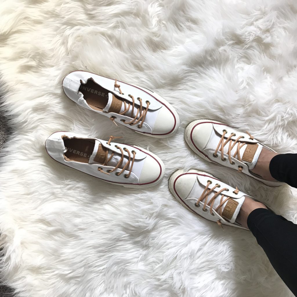 8 ways to style and wear white converse for every season - Stylish ...